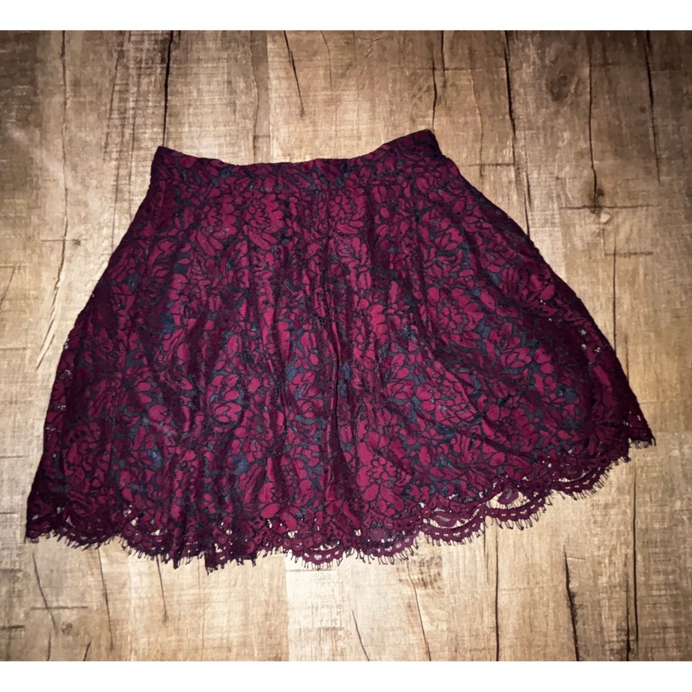 Banana Republic Burgundy Black Floral Lace Mini Skirt Scalloped Hem Size 4